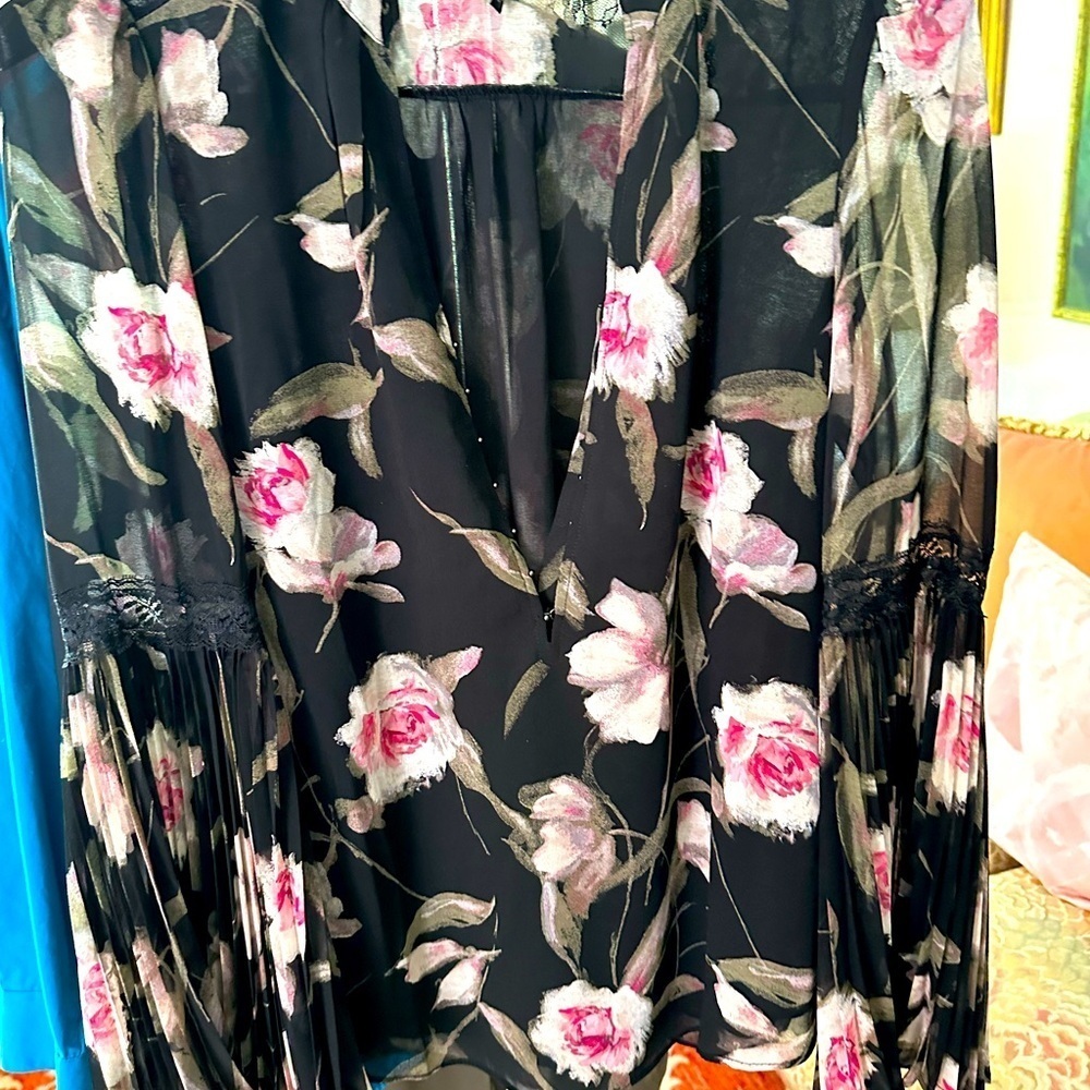 White House black market sheer chiffon blouse with pleated sleeves